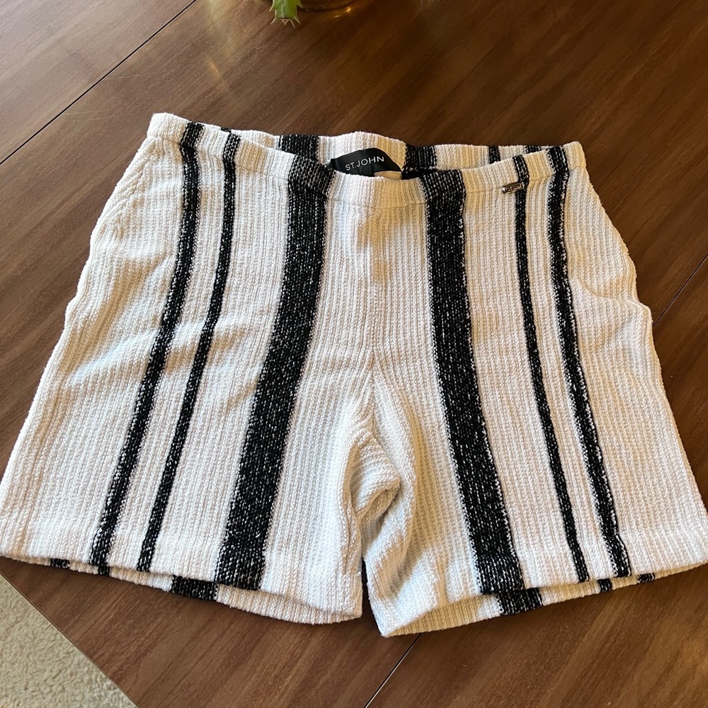 RARE!! ST. JOHN shorts! Beautiful 🤩